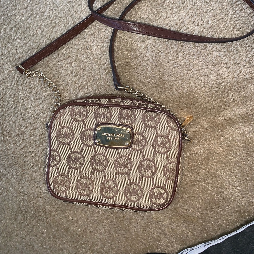 Michael Khors cross body bag